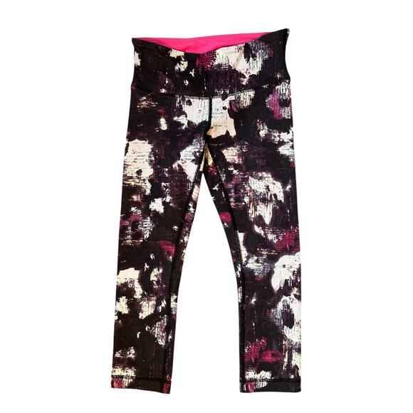 lululemon athletica Pants - Lululemon cropped leggings - abstract print size 4
